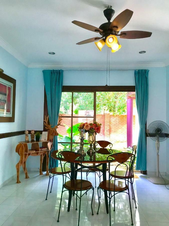 Melaka Afamosa Resort D'Amour Comfortable And Healing With Theater Projector Private Villa With Garden View Swimming Pool Seasonal Christmas Theme ภายนอก รูปภาพ